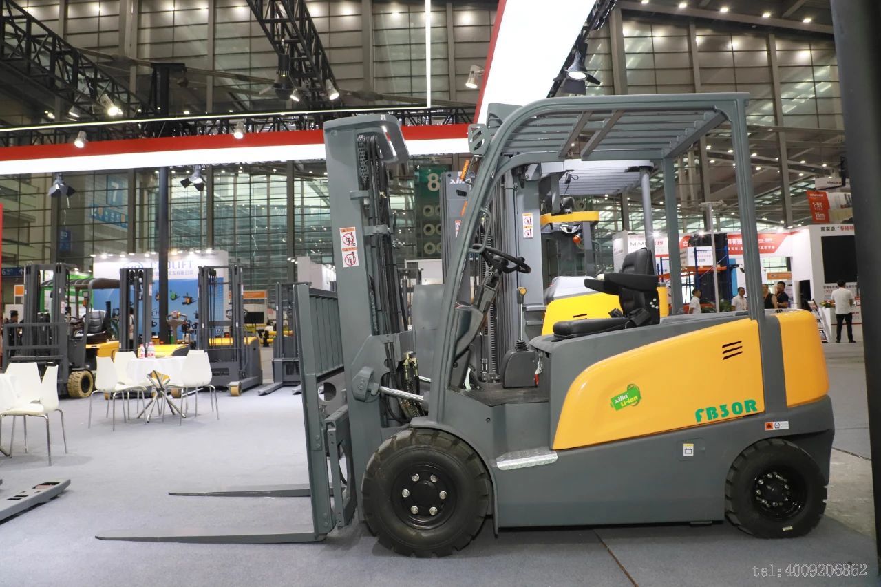 用精品连接客户 | 西林叉车闪耀LogiMAT China 2024(图7)